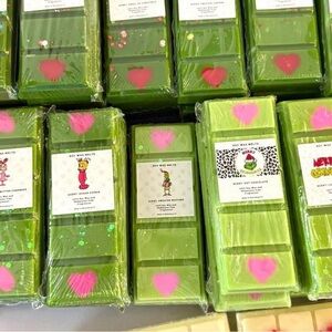 Christmas Scented Green and Pink Soy Wax Melts